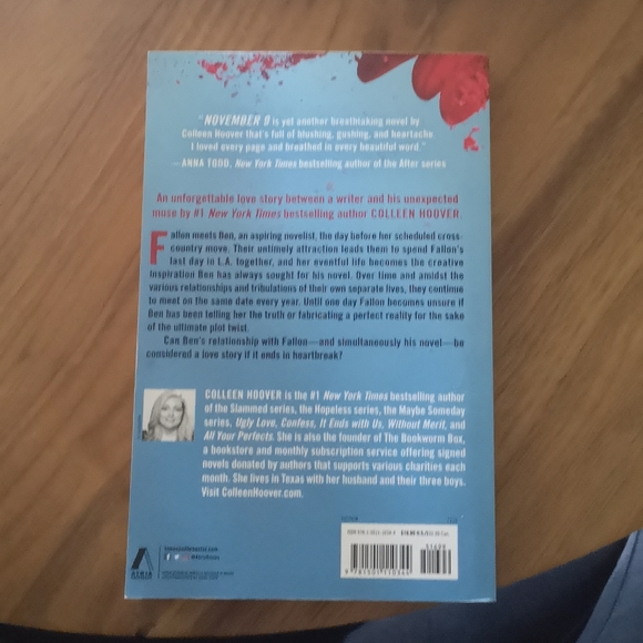 November 9, Colleen Hoover - Picture 2 of 2